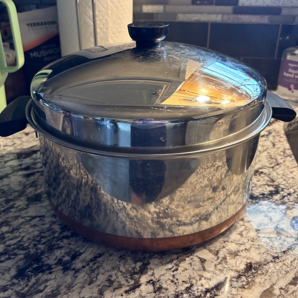 Vintage Revere Ware pre-1968 6qt stock pot with lid